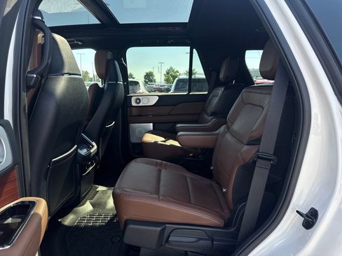 Used 2023 Lincoln Navigator Reserve AWD/4WD image 31