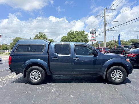 Used 2018 Nissan Frontier SV RWD image 3