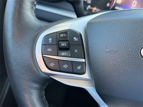 Used 2022 Ford Explorer XLT w/ Equipment Group 202A image 33