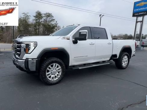 Used 2024 GMC Sierra 2500 SLT w/ SLT Premium Package image 4