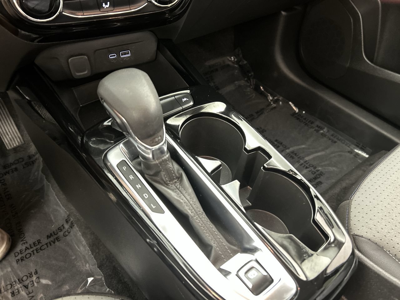 Used 2025 Chevrolet Trax LT FWD image 16