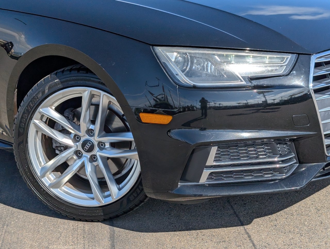 Used 2017 Audi A4 2.0T Ultra Premium w/ Convenience Package FWD image 10