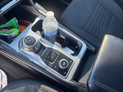 Used 2020 Ford Explorer XLT image 13