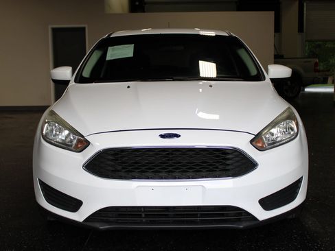 Used 2018 Ford Focus SE FWD image 7