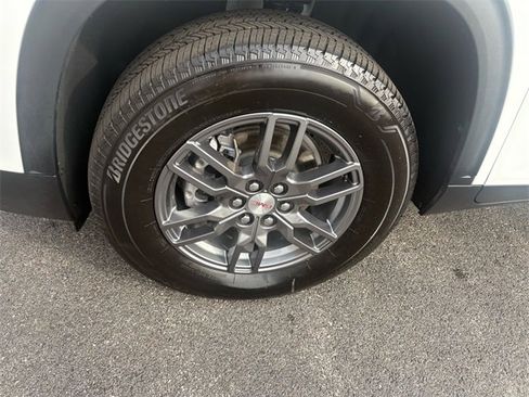 Used 2025 GMC Acadia Elevation image 5