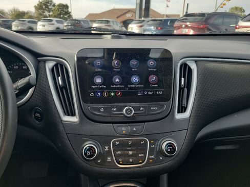 Used 2024 Chevrolet Malibu LT image 17