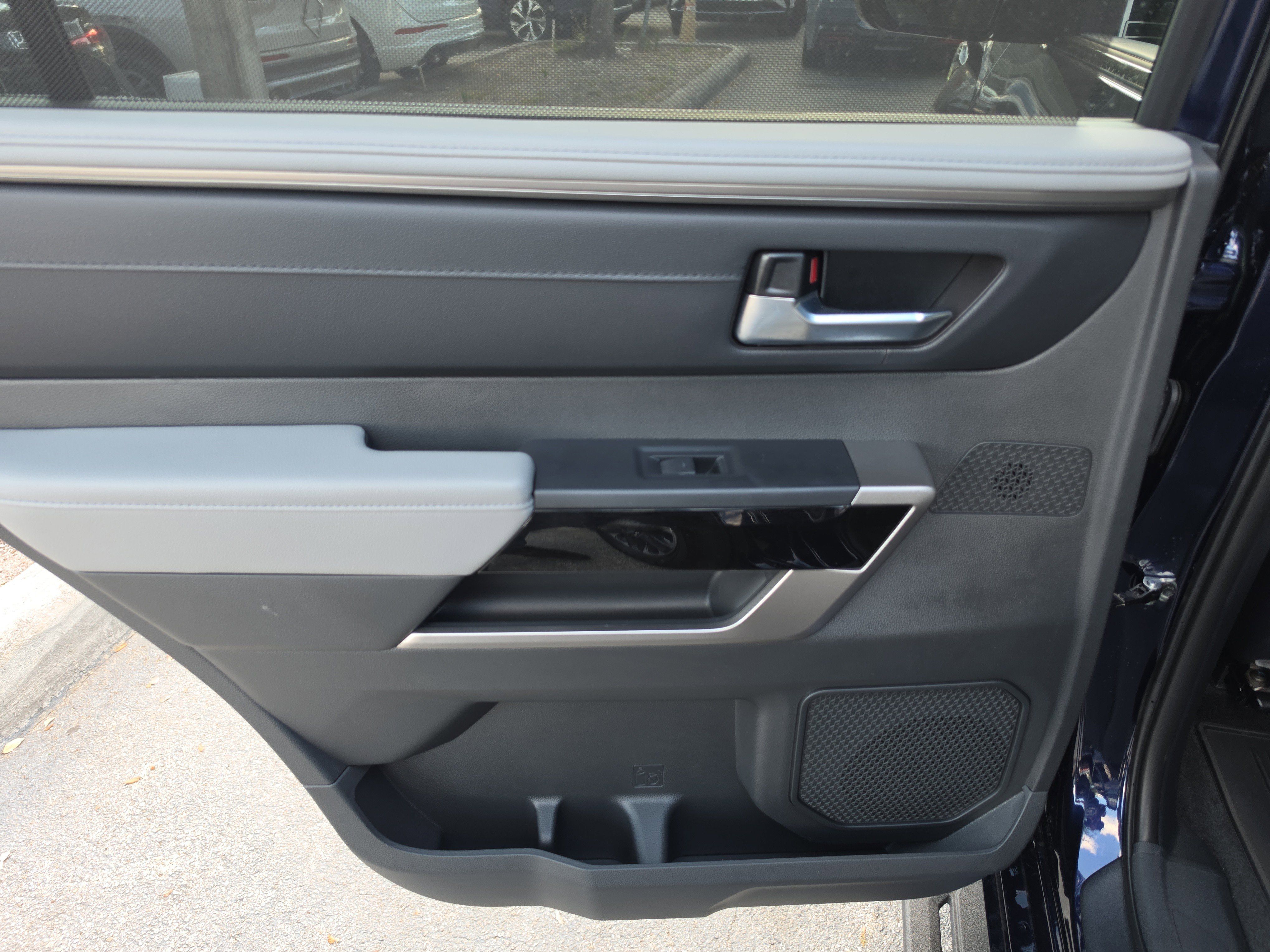 Used 2025 Toyota Sequoia Limited AWD/4WD image 10