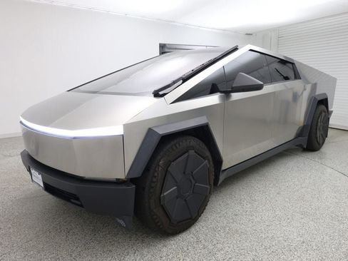 Used 2024 Tesla Cybertruck AWD Crew Cab image 1