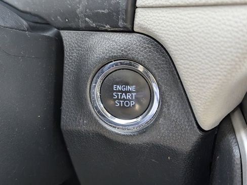 Used 2021 Toyota RAV4 XLE Premium image 26