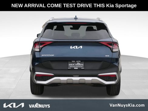 Used 2023 Kia Sportage EX image 5