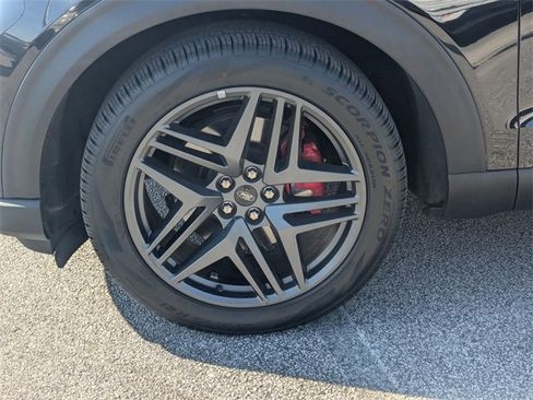 Used 2025 Ford Explorer ST image 10