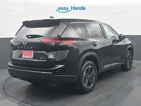 Used 2024 Nissan Rogue SV image 7