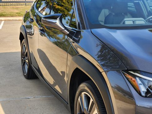 Used 2025 Lexus UX 300h FWD image 8