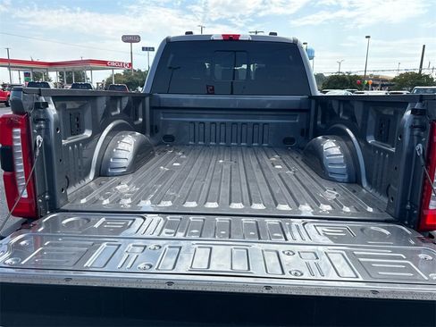 Certified 2024 Ford F250 Lariat w/ Chrome Package image 19