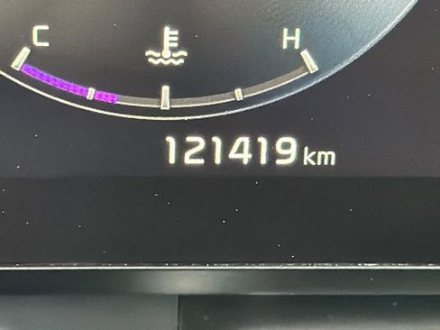 Used 2022 Kia Carnival SX Prestige image 26