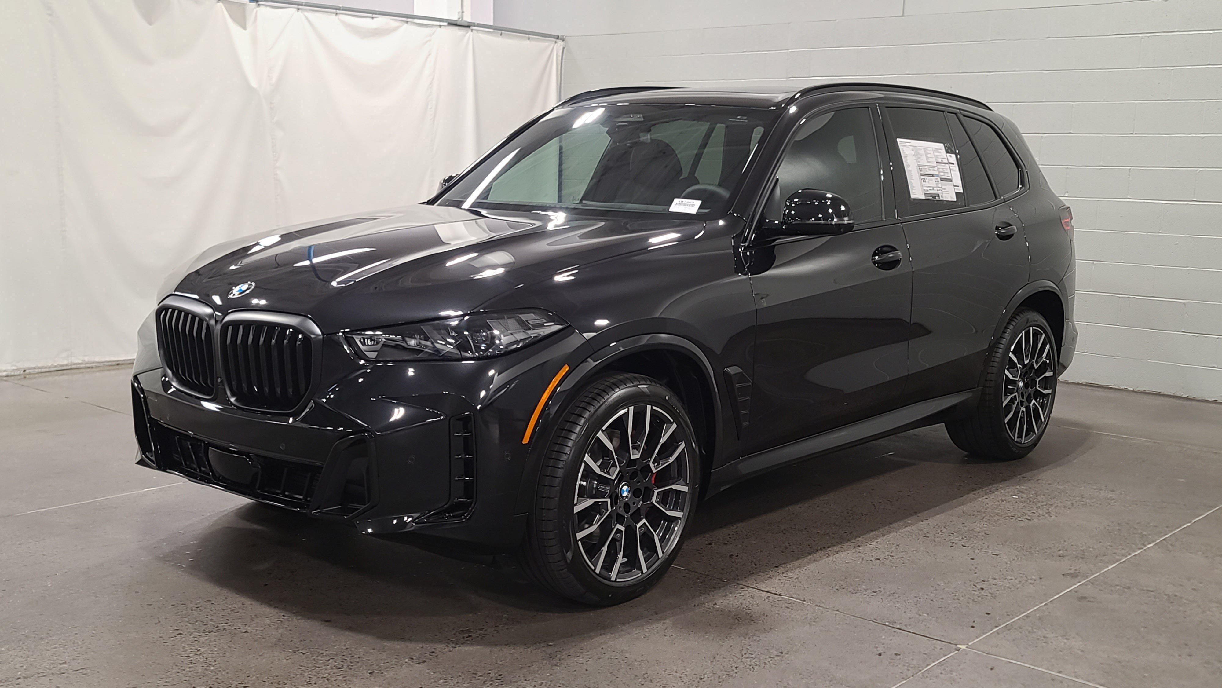 Used 2026 BMW X5 sDrive40i w/ M Sport Package RWD image 3