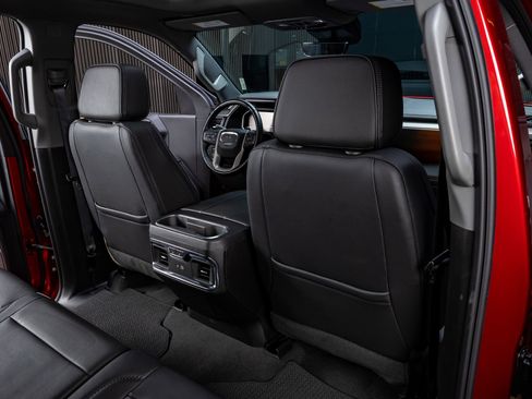 Used 2024 GMC Sierra 1500 Denali AWD/4WD image 33