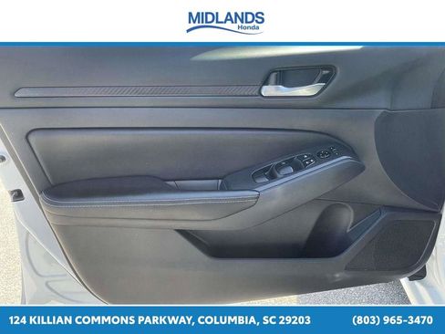 Used 2025 Nissan Altima 2.5 SV FWD image 16