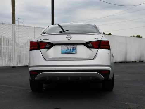 Used 2024 Nissan Altima 2.5 SV FWD image 6