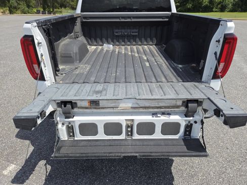 Used 2022 GMC Sierra 1500 SLT w/ X31 Off-Road Package AWD/4WD image 20