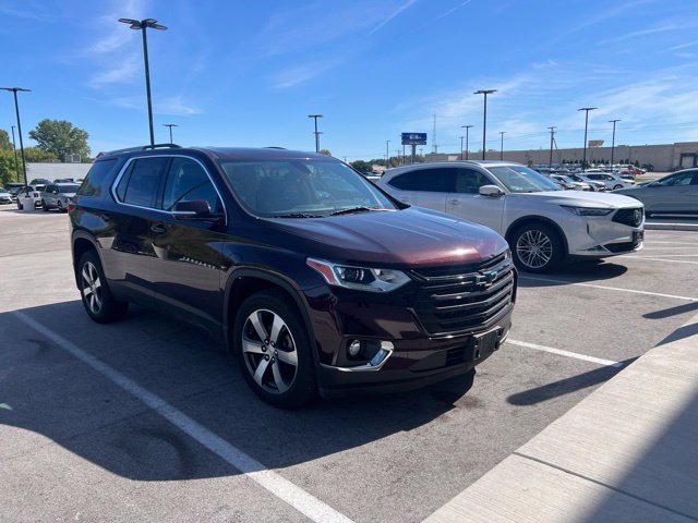 Used 2018 Chevrolet Traverse LT w/ LPO, Black Accent Package AWD/4WD image 1