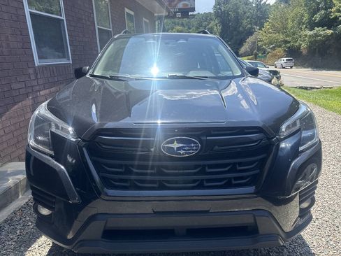 Used 2023 Subaru Forester Premium AWD/4WD image 2