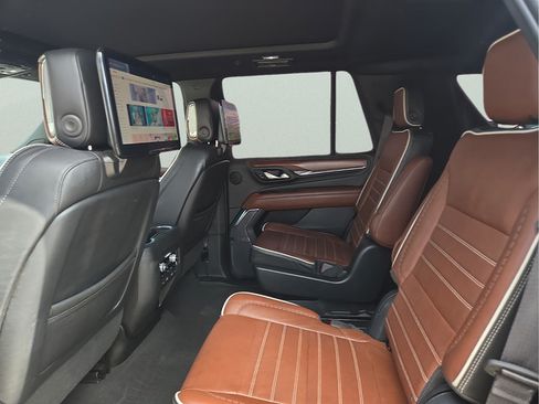 Used 2023 GMC Yukon Denali Ultimate w/ LPO, Floor Liner Package AWD/4WD image 19