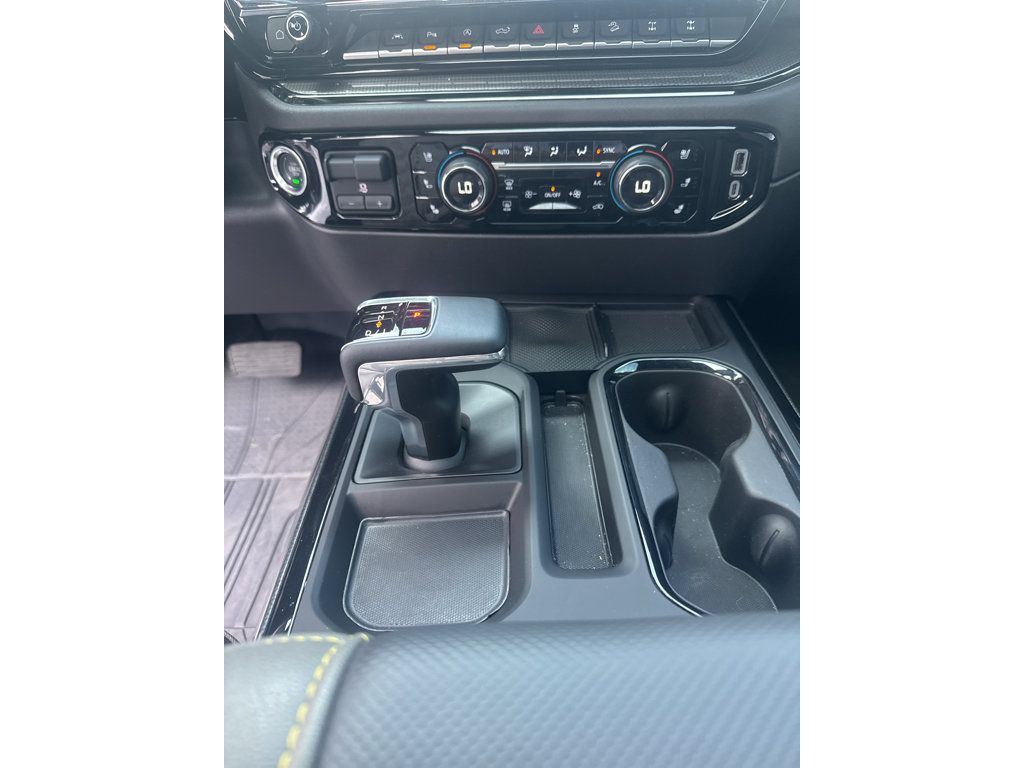 Used 2025 Chevrolet Silverado 1500 ZR2 w/ Technology Package AWD/4WD image 15
