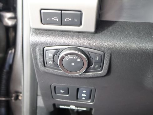 Used 2017 Ford F250 Platinum w/ Platinum Ultimate Package AWD/4WD image 47