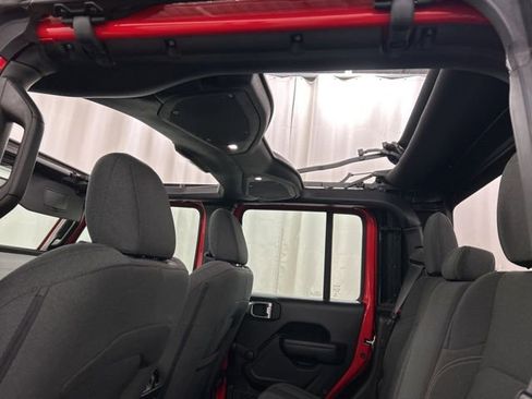 Used 2024 Jeep Gladiator Sport image 23