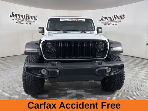 Used 2024 Jeep Wrangler Willys image 3