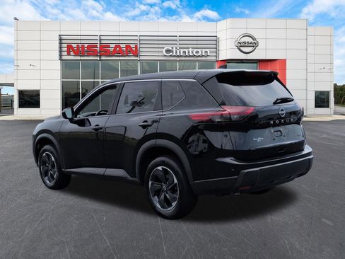 Used 2026 Nissan Rogue SV AWD/4WD image 5
