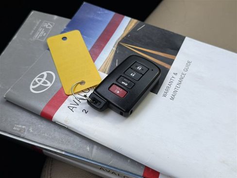 Used 2014 Toyota Avalon XLE Premium image 36