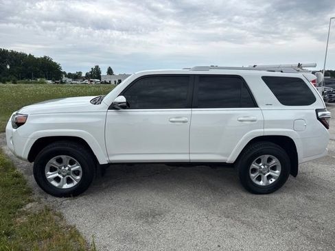 Used 2018 Toyota 4Runner SR5 Premium AWD/4WD image 3