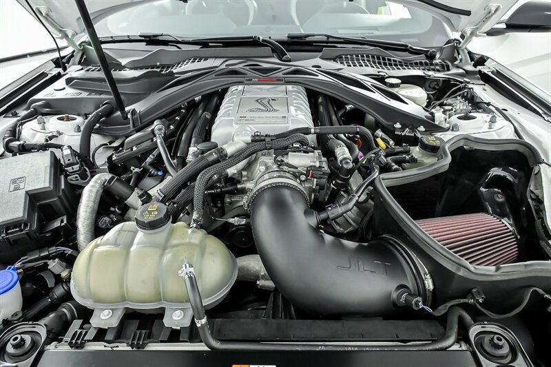 Used 2020 Ford Mustang Shelby GT500 w/ Carbon Fiber Track Pack RWD image 13