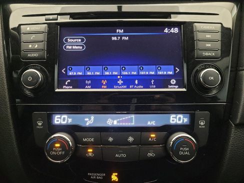 Used 2018 Nissan Rogue SV FWD image 25