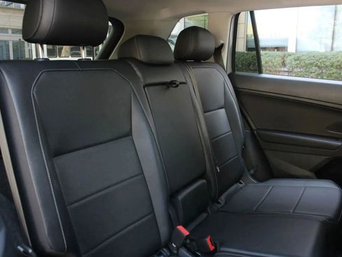 Used 2019 Volkswagen Tiguan SE w/ Panoramic Sunroof Package AWD/4WD image 23