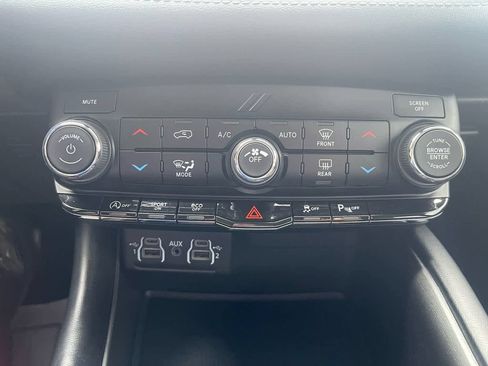Used 2021 Dodge Durango SXT AWD/4WD image 32