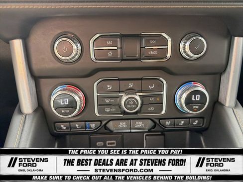 Used 2023 GMC Yukon XL SLT w/ SLT Luxury Package AWD/4WD image 25