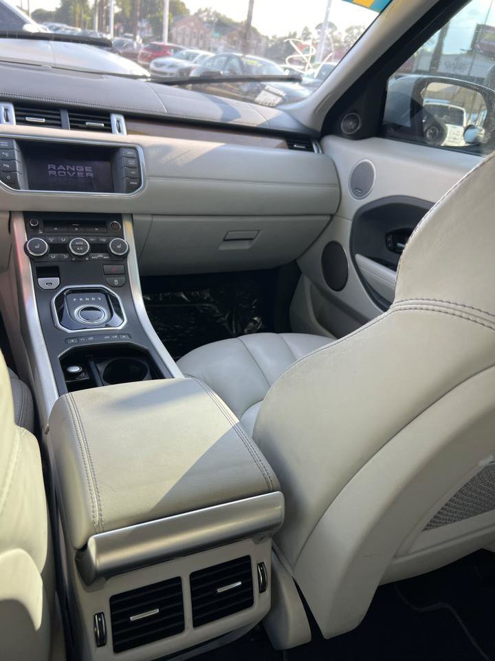 Used 2013 Land Rover Range Rover Evoque Prestige w/ Prestige Premium Pkg AWD/4WD image 8