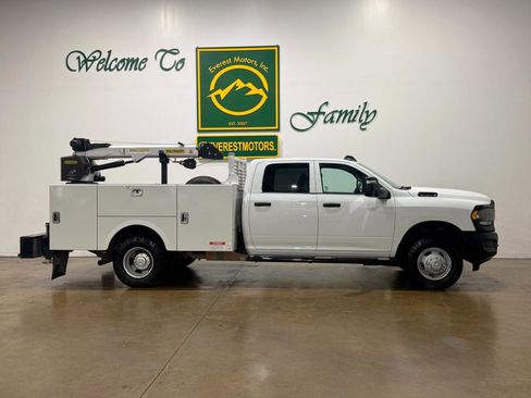 Used 2024 RAM 3500 Tradesman AWD/4WD image 2