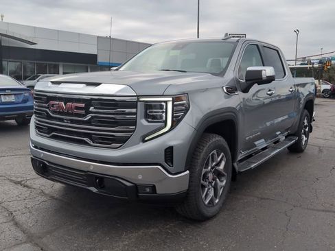 New 2026 GMC Sierra 1500 SLT image 3
