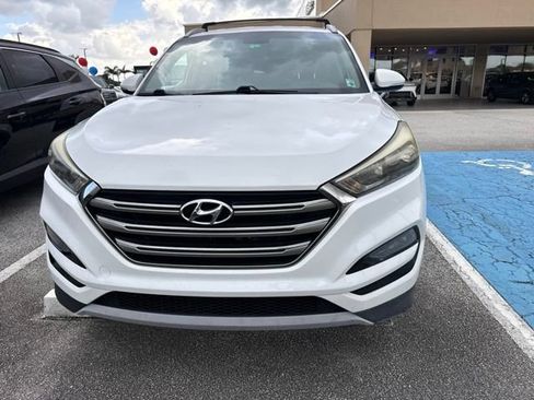 Used 2017 Hyundai Tucson Limited FWD image 2