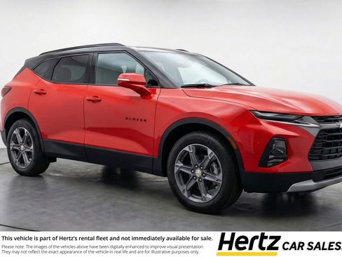 Used 2025 Chevrolet Blazer LT FWD image 1