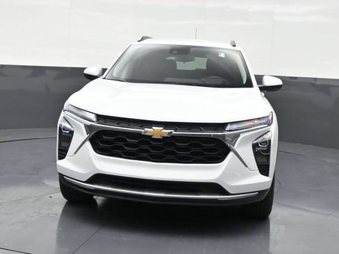 Used 2024 Chevrolet Trax LT FWD image 8