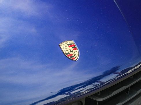 Used 2023 Porsche Macan image 9