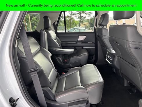 Used 2025 Ford Expedition Active RWD image 13