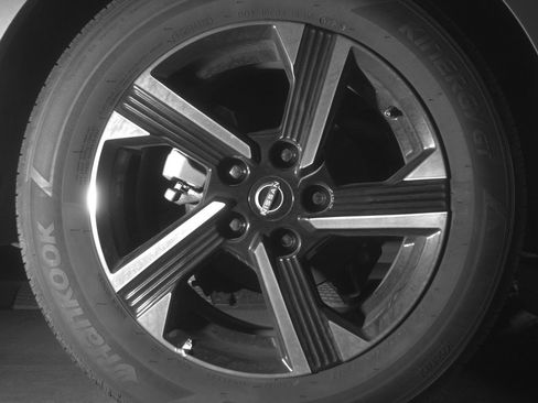 Used 2025 Nissan Sentra SV image 15