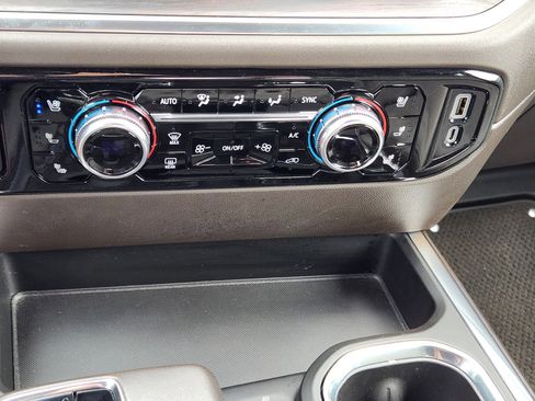 Used 2022 GMC Sierra 1500 SLT AWD/4WD image 14