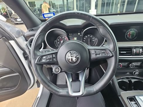 Used 2022 Alfa Romeo Stelvio Ti AWD/4WD image 11